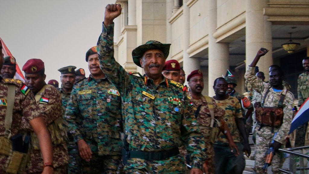 الجيش السوداني يؤمن الخرطوم بعد فرار المتمردين المنهزمين