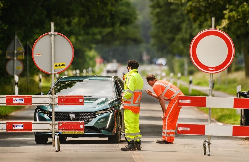 6863236342360414a24597f4