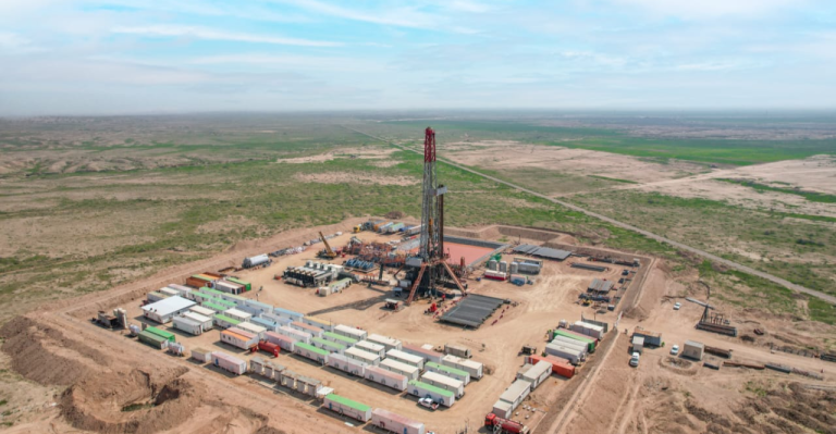 Oil drilling site with equipment and containers