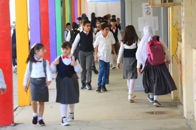 تعميم متأخر يفضح تقصير سلطات ميسان بمواجهة تفشي الإنفلونزا في المدارس gettyimages-1243907554