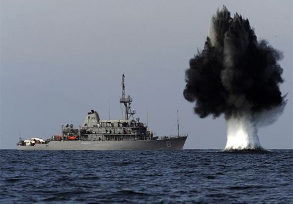 USNavyDeminingShipHormuz