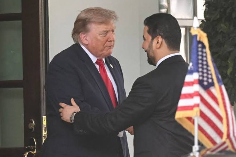 ترامب-يستقبل-رئيس-الوزراء-العراقي-dHyh_kRR